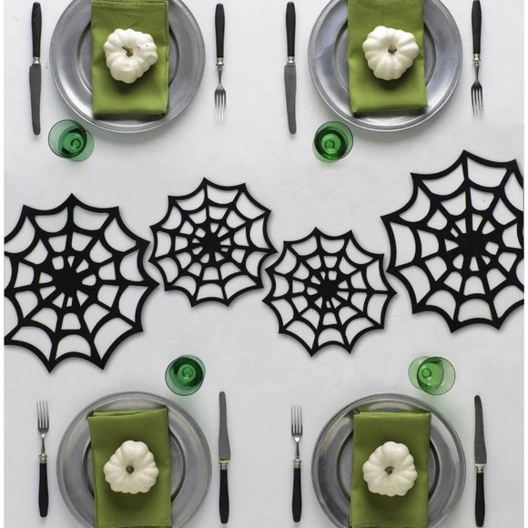 Martha Stewart CraftsSpiderweb Table Decor Set 4pcs Spooky Night - Picture 1 of 8